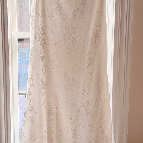 Ivory Lace Strapless Wedding Dress - NWT - Picture 3 of 16